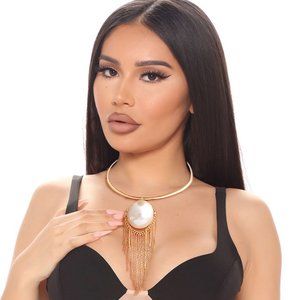 Gold Rigid Collar Jumbo Pearl Necklace